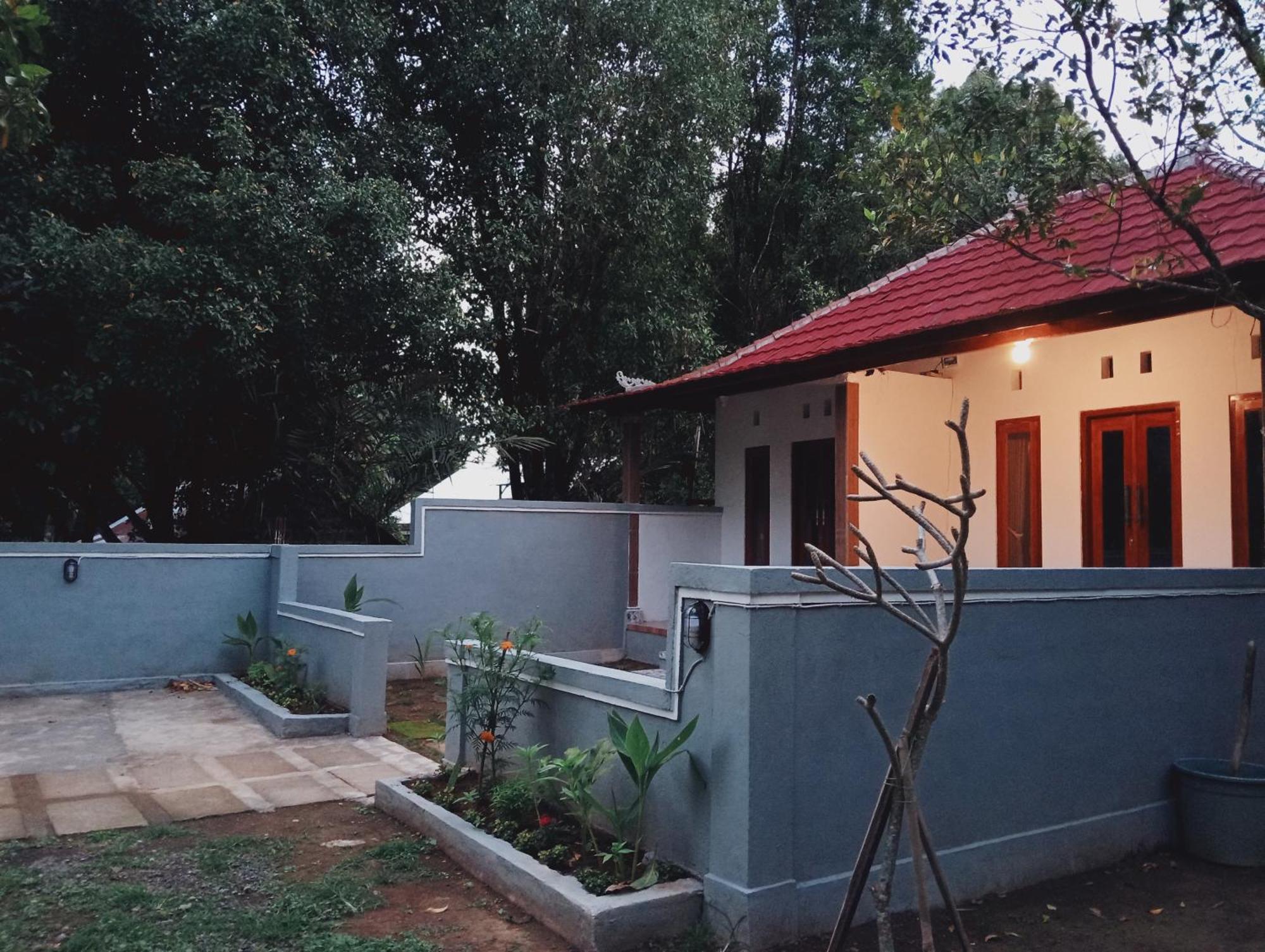 Jepun Homestay Lemukih Singaraja Buitenkant foto