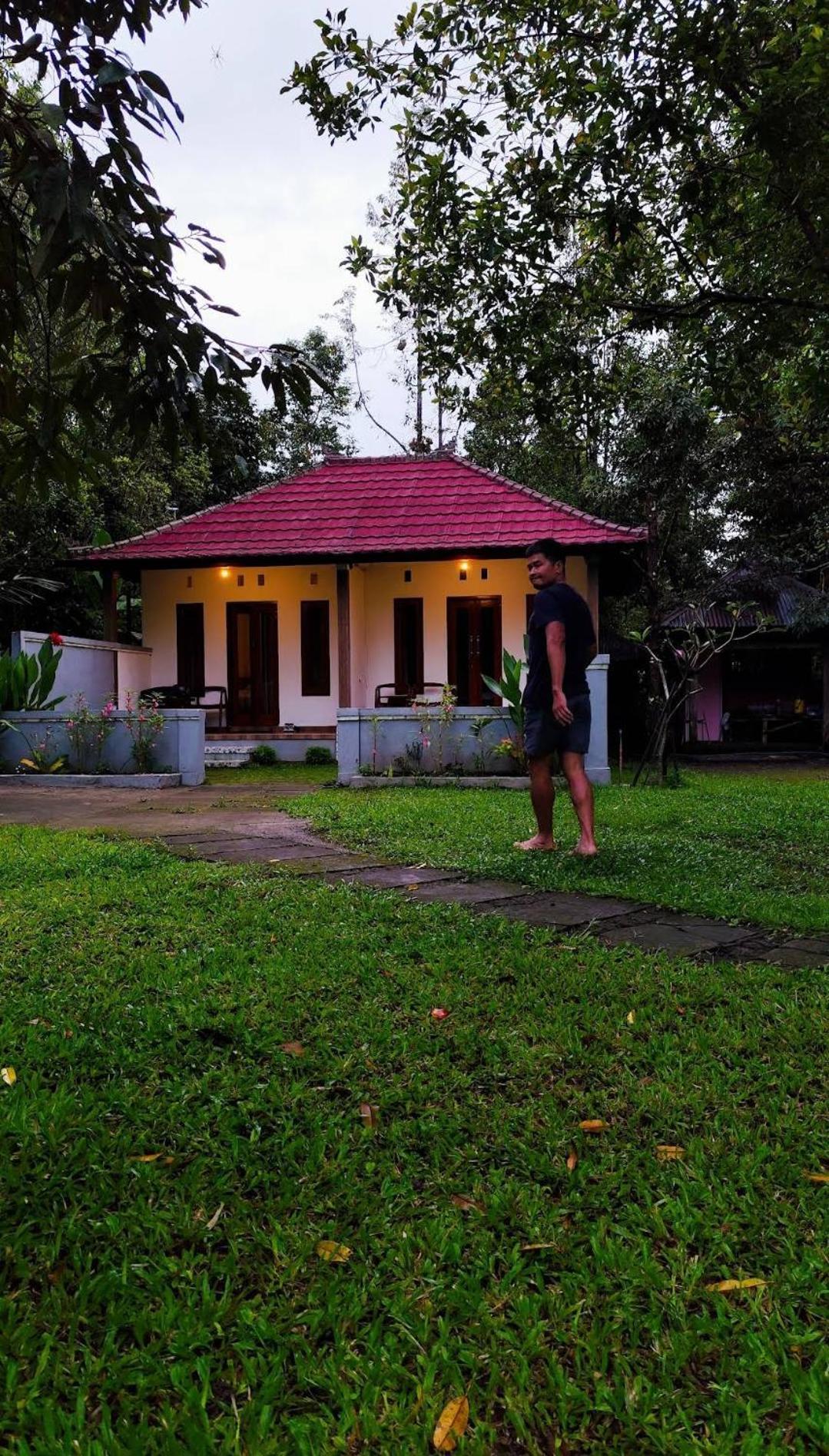 Jepun Homestay Lemukih Singaraja Buitenkant foto